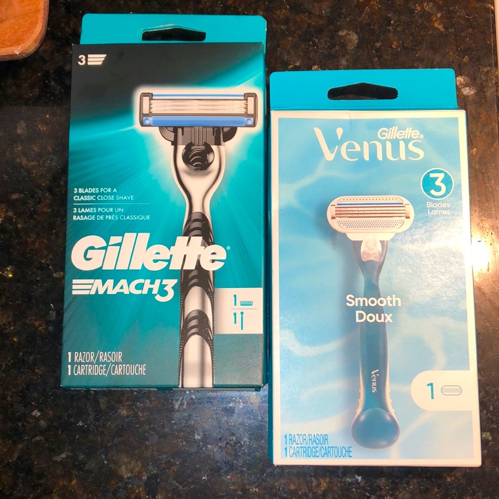 Bundle, Men and women razors.